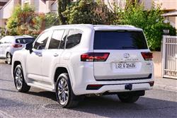 تۆیۆتا لاند کروزەر